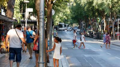 Las detenciones por droga se realizaron en la calle Carles Buïgas de Salou. Foto: Pere Ferré/DT