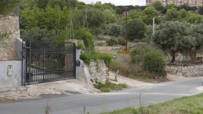 El inmueble que fue registrado está situado en el Camí Viladegats, entre el barrio de Sant Pere i Sant Pau y el cementerio. Foto: Àngel Juanpere