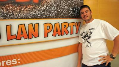Jonathan Jarque explica que como novedad en la Salou Lan Party va a haber jugadores internacionales. Foto: C.MARSIÑACH