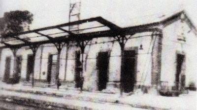 La estación de Sant Vicenç de Calders tras un bombardeo.