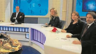 ‘El Cascabel’, programa de tertulias presentado por Antonio Jiménez que emite cada noche 13TV. Foto: 13TV