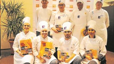 Els participants en el concurs de joves cuiners. FOTO: DT