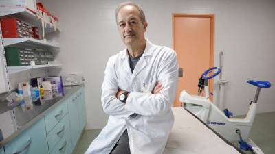 Manel González Peris lleva 33 años ejerciendo como médico del deporte. Foto: Pere Ferré