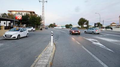 La señalización semafórica se instalará en la calle Punta del Banc a su paso por la nacional 340. foto: Pere Ferré