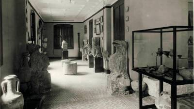 Una de les sales d’aquell Museu, de cap al 1935. Foto: Arxiu dels Museus de Reus.