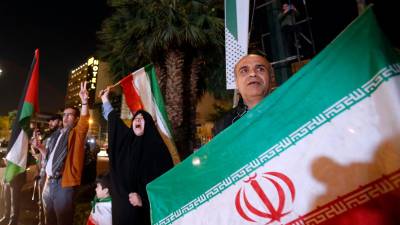 Iranís celebrando el ataque a Israel. Foto: EFE
