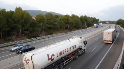 La autopista AP-7 a su paso por el término de Roda. Foto: Pere Ferré/DT