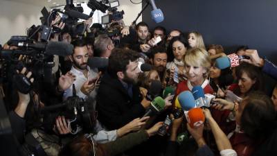 La expresidenta de la Comunidad de Madrid Esperanza Aguirre se ha emocionado y ha estado a punto de romper a llorar ante los periodistas. EFE