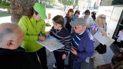 En el punto de recepción, a los visitantes se les entrega un mapa y un tríptico. foto: Pere Ferré
