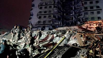 Un fuerte terremoto en Turquía y Siria deja más de 2.600 muertos