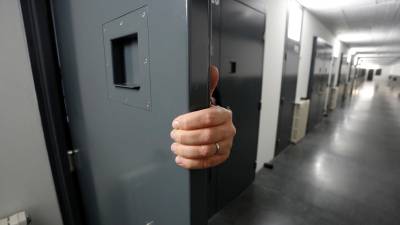 Los móviles están prohibidos en las prisiones. Foto: DT