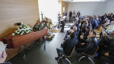 El funeral por Montse Gassull se ha celebrado en el tanatorio de la ciudad este mediodía. Foto: pere ferré