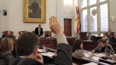 Un momento del pleno del pasado 5 de abril, cuando se votó la moción en la qual se pedía la adhesión de Reus a la AMI. FOTO: PERE FERRÉ