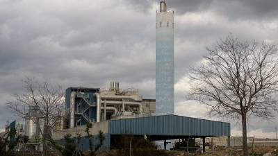La planta de incineración de residuos urbanos Sirusa se ubica en el polígono industrial Riuclar. Foto: Lluís Milián