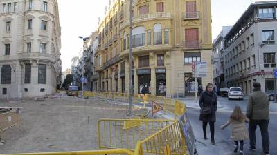 Imagen de archivo de las obras que se están llevando a cabo en la plaza Catalunya. Foto: Pere Ferré