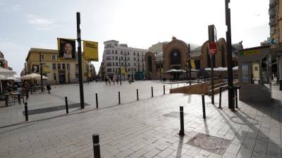 La plaza Corsini es una gran superficie pelada. Foto: Pere Ferré