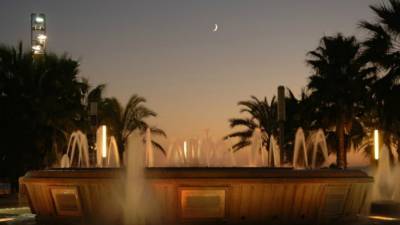 La Fuente Luminosa ofrece un espectáculo lumínico cada noche a partir de las 22 horas. Foto: RAFAEL LÓPEZ MONNÉ