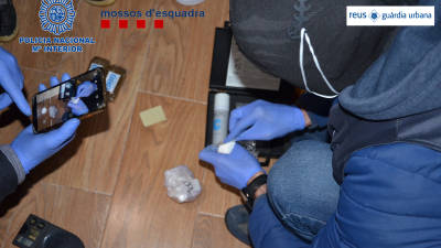 En total se encontraron&nbsp;2,6 kilos de cocaína, 500 gramos de hachís, pequeñas dosis de heroína y 52 pastillas de éxtasis, entre otras drogas.&nbsp;Foto: Cedida