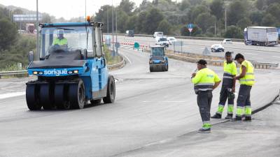 Se está trabajando en el acceso de Torredembarra. FOTO: Pere Ferré