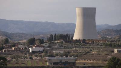 Imatge del complex nuclear d´Ascó, al nord de la comarca de la Ribera d´Ebre. FOTO: J. REVILLAS