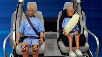 La mayoría de países europeos obliga a los pasajeros de los asientos traseros a utilizar el cinturón de seguridad.