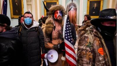 Manifestantes a favor de&nbsp;Trump irrumpen en el Capitolio de los Estados Unidos (EFE)
