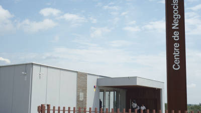 Imatge del Centre de Negocis de la Sénia, ubicat al polígon industrial Les Mataltes. FOTO: JOAN REVILLAS