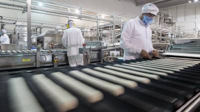 La planta de Vallmoll cuenta con 325 trabajadores y donde se fabrican también las familias de pan rústico y Gran Reserva.