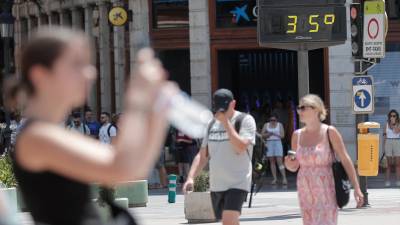 El calor va en aumento. Foto: EFE