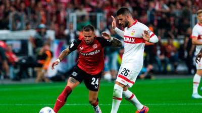 Aleix García en su primer partido con el Bayer Leverkusen en Alemania. foto: EFE