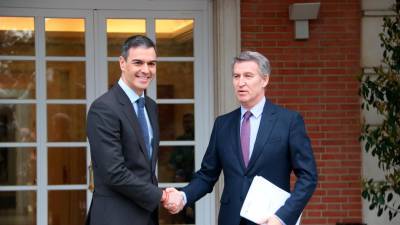 El presidente del Gobierno, Pedro Sánchez, y el líder del PP, Alberto Núñez Feijóo. Foto: ACN
