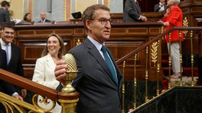 El líder del PP, Alberto Núñez-Feijóo, durante el pleno de debate de las enmiendas presentadas por PP y Vox a la reforma del Reglamento que permitirá usar las lenguas cooficiales celebrada, este jueves, en el Congreso de los Diputados en Madrid. Foto: EFE