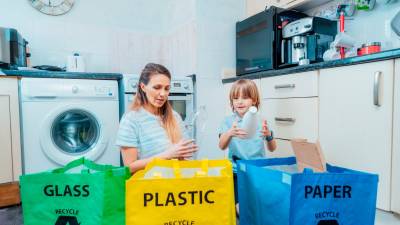 Según datos de Eurosatat, sólo el 38,6% de la basura que se genera anualmente en España, adquiere una segunda vida. Foto: Getty