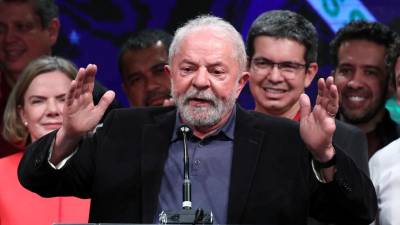 El jefe de Estado venía liderando el resultado desde el comienzo del escrutinio pero Lula se puso adelante en el tramo final. Foto: EFE