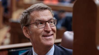 El líder del Partido Popular y candidato presidencial, Alberto Núñez Feijóo durante la segunda votación a su investidura, este viernes en el Congreso. Foto: EFE