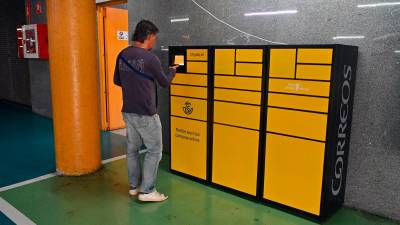 El sistema utiliza los armarios de Correos o ‘lockers’ de los aparcamientos municipales subterráneos. Foto: Alfredo González