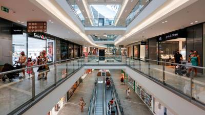 Con la llegada de Kiabi se incrementa aún más la oferta de moda, calzados y complementos que La Fira, Centre Comercial. Foto: Fabián Acidres