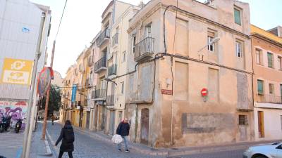 Un inmueble tapiado en la calle de Sant Francesc, en el Carme. FOTO: Alba Mariné