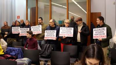 El pleno de Tarragona interrumpido por los trabajadores de la limpieza