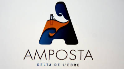 El nou logotip de la marca turística d'Amposta, dissenyat per Simbòlic Comunicació. Foto: ACN