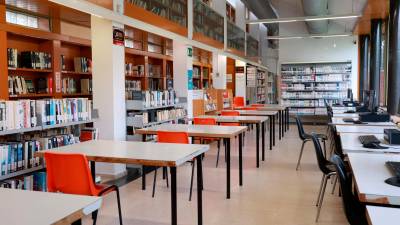 Actualmente, la biblioteca Pepita Ferrer de Torreforta ocupa dos alas del centro cívico. Foto: Àngel Ullate