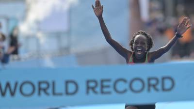 Peles Jepchirchir&nbsp;logr&oacute; el r&eacute;cord mundial. FOTO: World Athletics