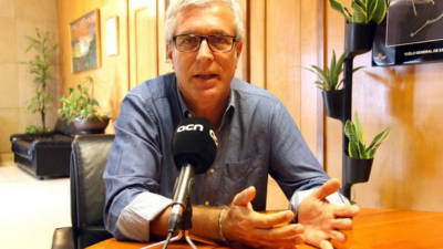 Pla general de l'alcalde de Tarragona, Josep Fèlix Ballesteros, durant l'entrevista amb l'ACN. Foto: ACN