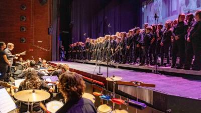 Los 700 alumnos se repartieron en tres funciones que llenaron hasta la bandera el Teatre Tarragona. Foto: Àngel Ullate