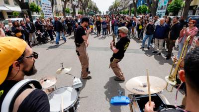 Gata Brass Band ha inaugurado el Festival Dixiland en la Rambla. Foto; Marc Bosch