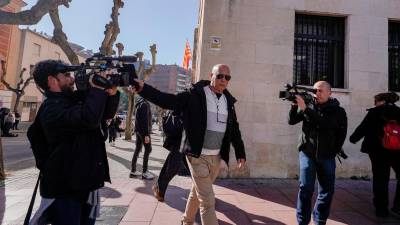 El padre de Rosa Peral, Francisco Peral, a la salida de los juzgados de Tarragona. Foto: Marc Bosch