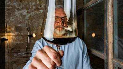 En los últimos meses, Quintín Quinsac, se ha obsesionado con los vinos rancios y ha iniciado una búsqueda por toda Taragona.
