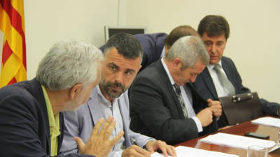 El conseller de Territori i Sostenibilitat, Santi Vila, durant la reunió de la Comissió per a la Sostenibilitat de les Terres de l'Ebre. Foto: ACN