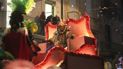 La aparici&oacute;n de los Reyes Magos en su carroza fue el momento culminante de la cita. FOTO: A. Marin&eacute;