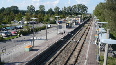 Vias del tren a su paso por el municipio de Hallbergmoos